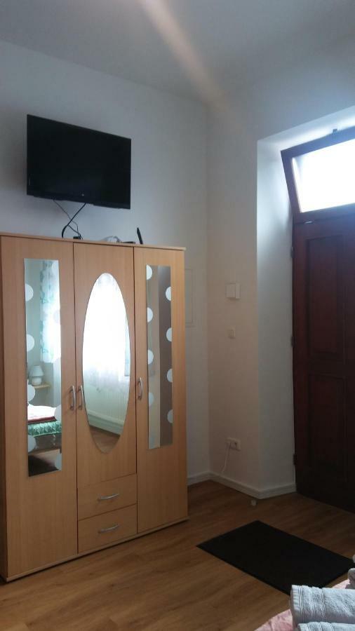 Appartement 3 *
